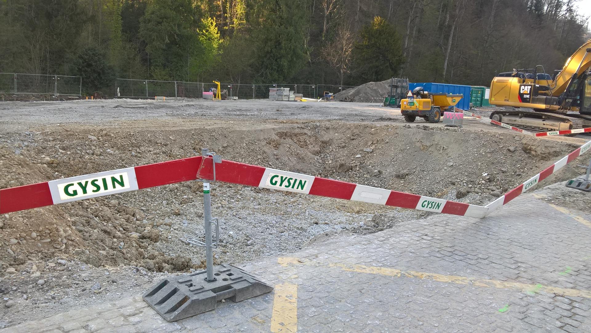 Bombeneinschlag beim Bahnhof